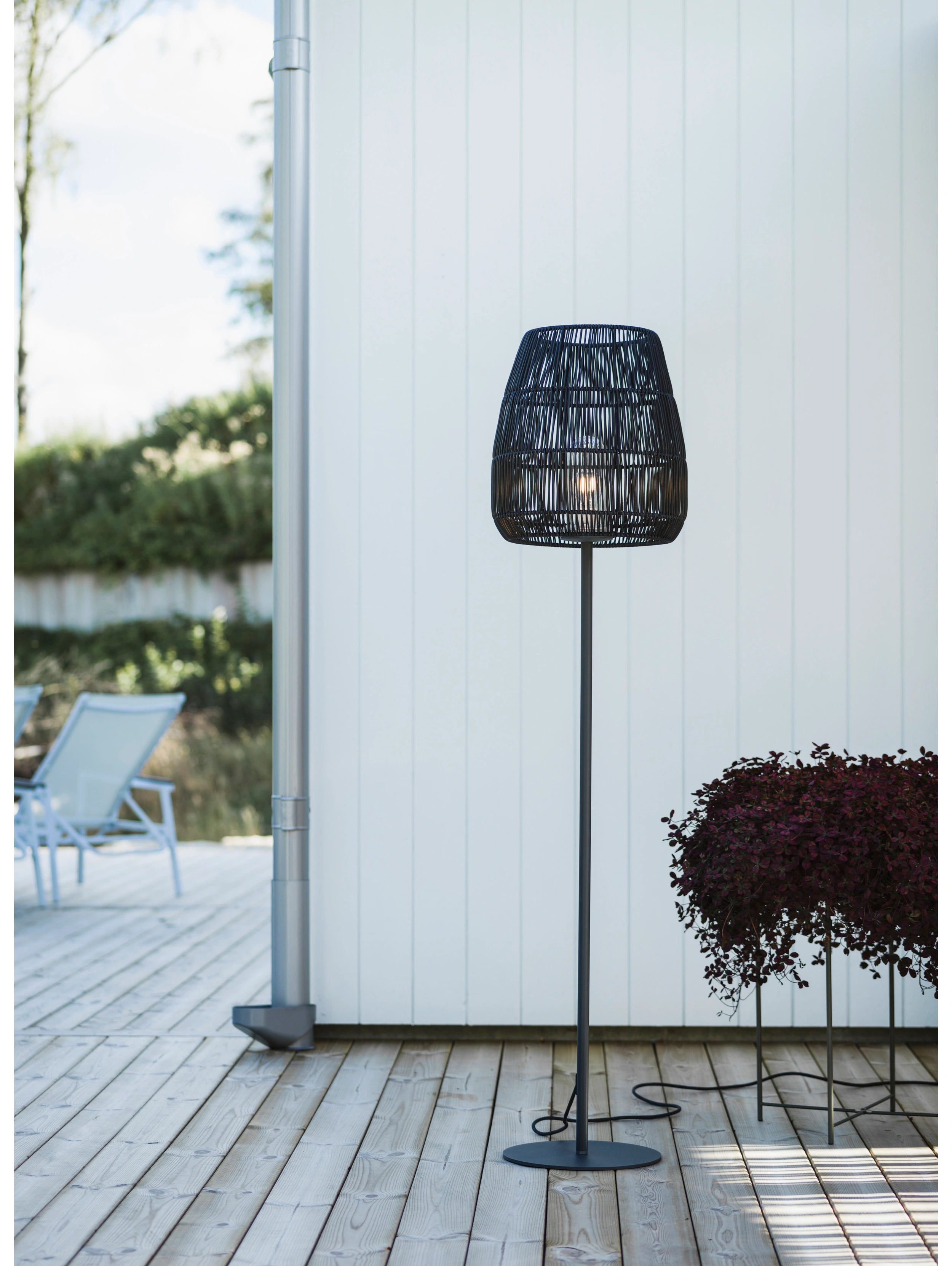 Agnar Saigon golvlampa utomhus 154 cm, vit/naturgrå