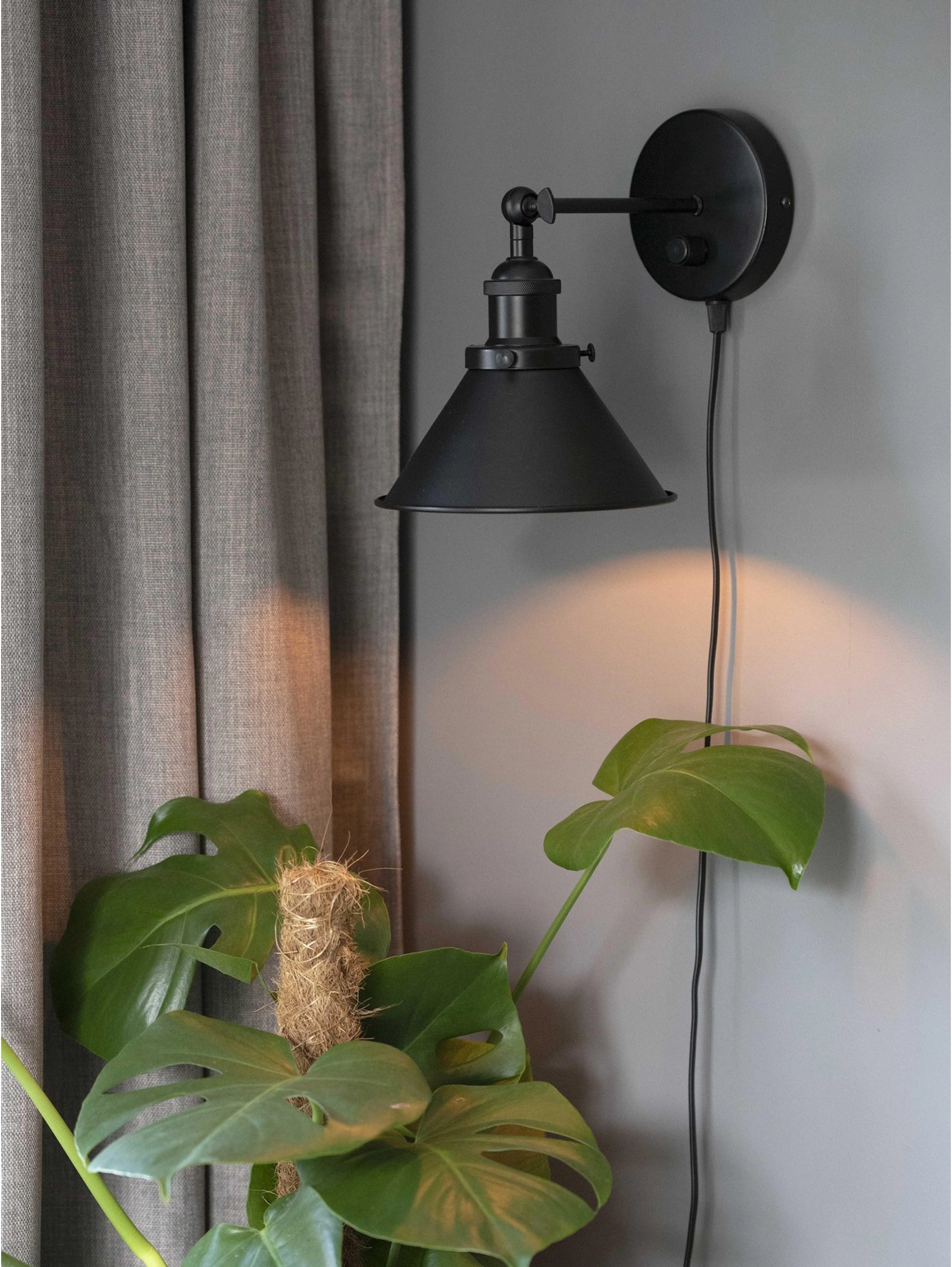 Anton vägglampa 18 cm, Svart med dimmer