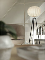 Bas golvlampa tripod med vit skärm, matt svart 125 cm