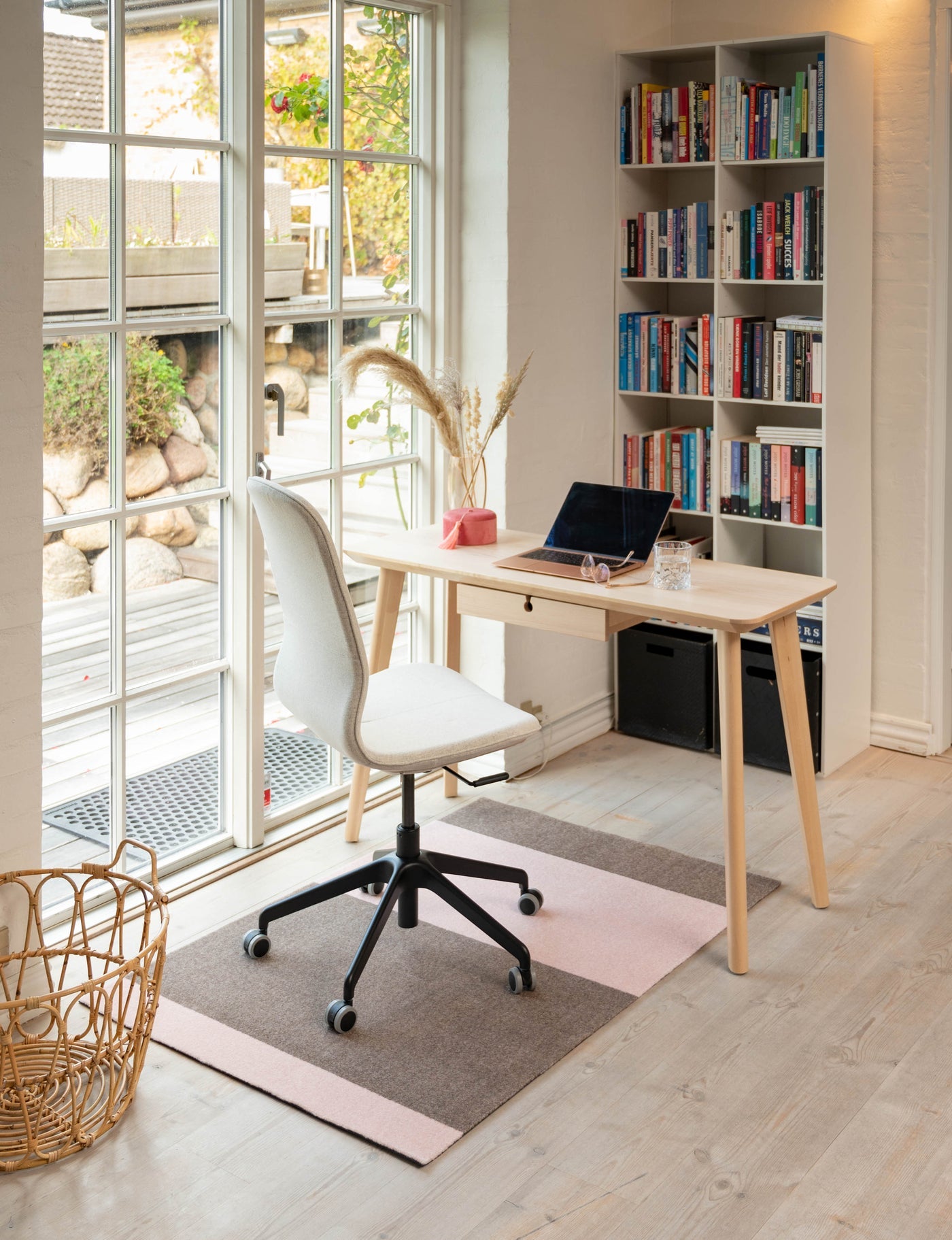 Stripes Horizontal matta sand/ljusrosa, 200x90 cm