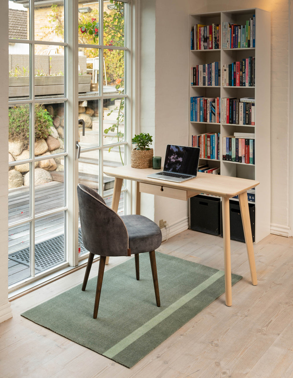 Stripes Vertical matta ljusgrön/dämpad grön, 200x90 cm