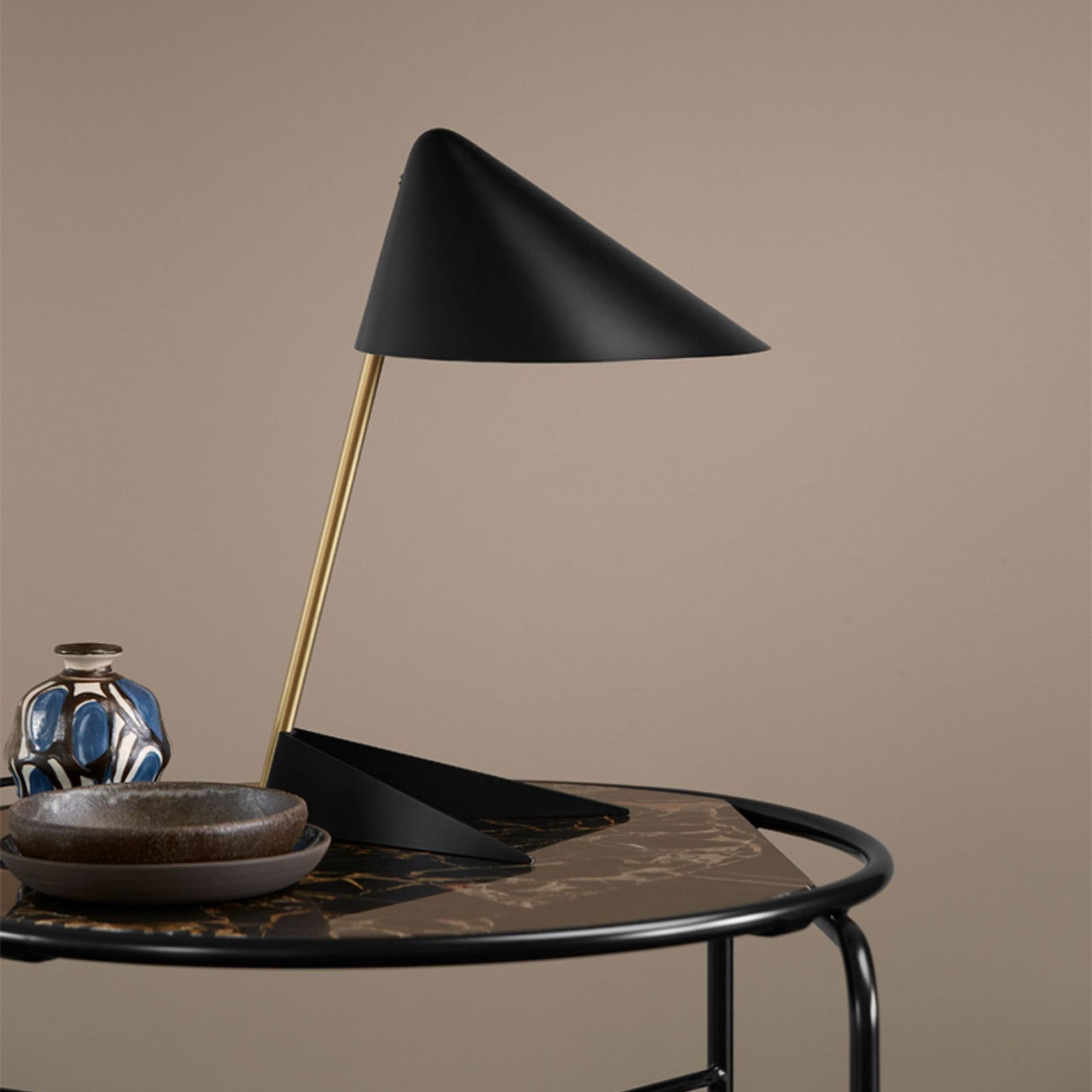 Ambience Bordslampa, Black Noir Brass