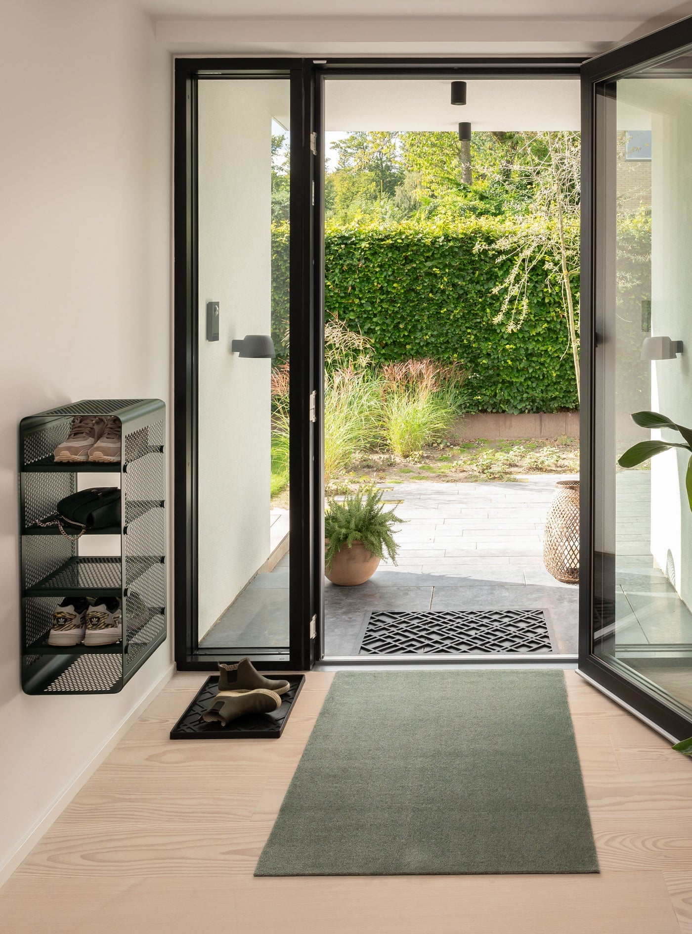 Rack väggmonterad hylla Dot mörkgrön, 27x35x75 cm