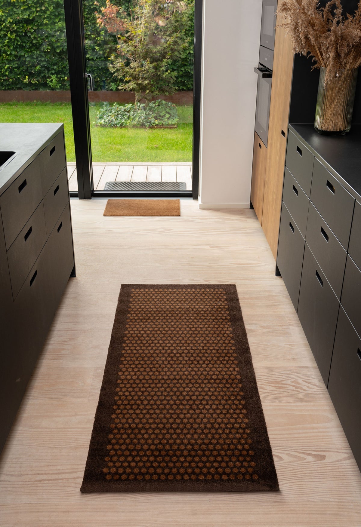 Dot golvmatta 200x90 cm, mörkbrun/cognac