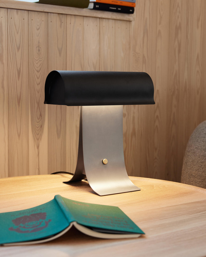 Arkiv bordslampa L25 Svart/stål