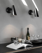 Birdy vägglampa Svart/Svart