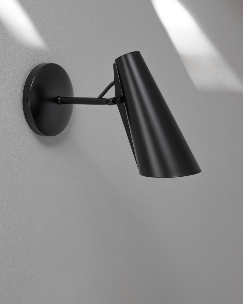 Birdy vägglampa Svart/Svart