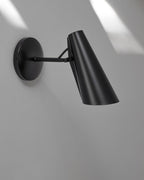 Birdy vägglampa Svart/Svart