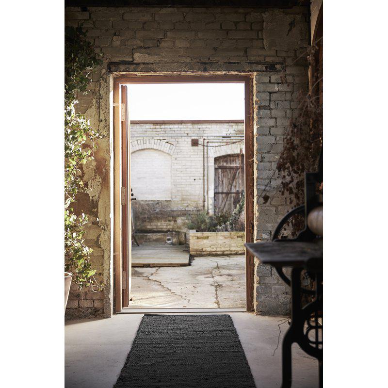 Merida matta 70x200 cm, Svart