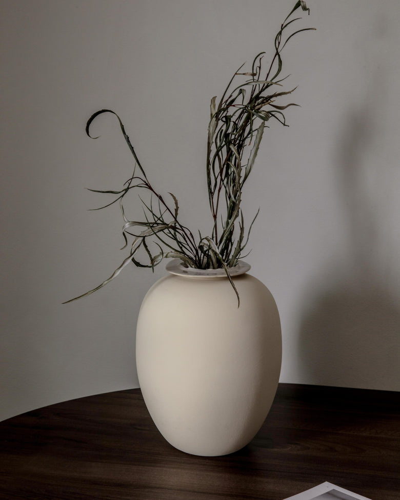 Brim vase H28 beige ceramics