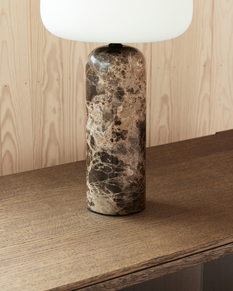 Kin bordslampa H33 Brun marmor
