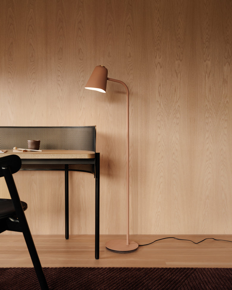 Me dim golvlampa Varm Beige