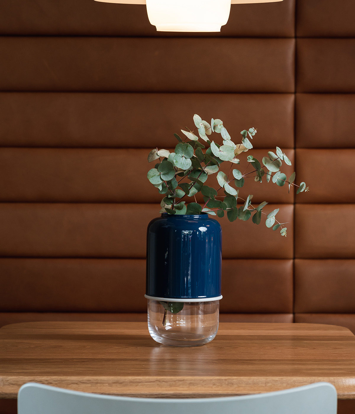 Capsule vas, klar/mörkblå