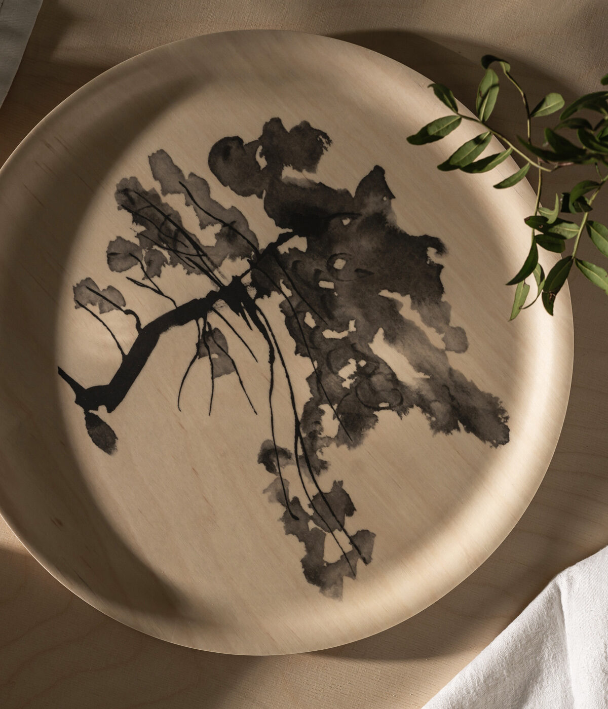 Teemu Järvi bricka Ø 35 cm, Pine