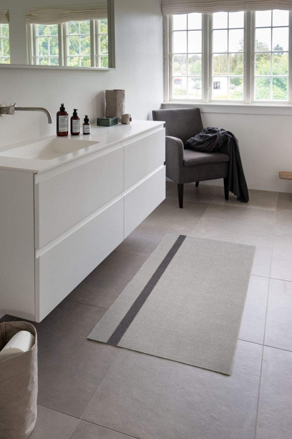 Stripes Vertical matta ljusgrå/stålgrå, 200x90 cm