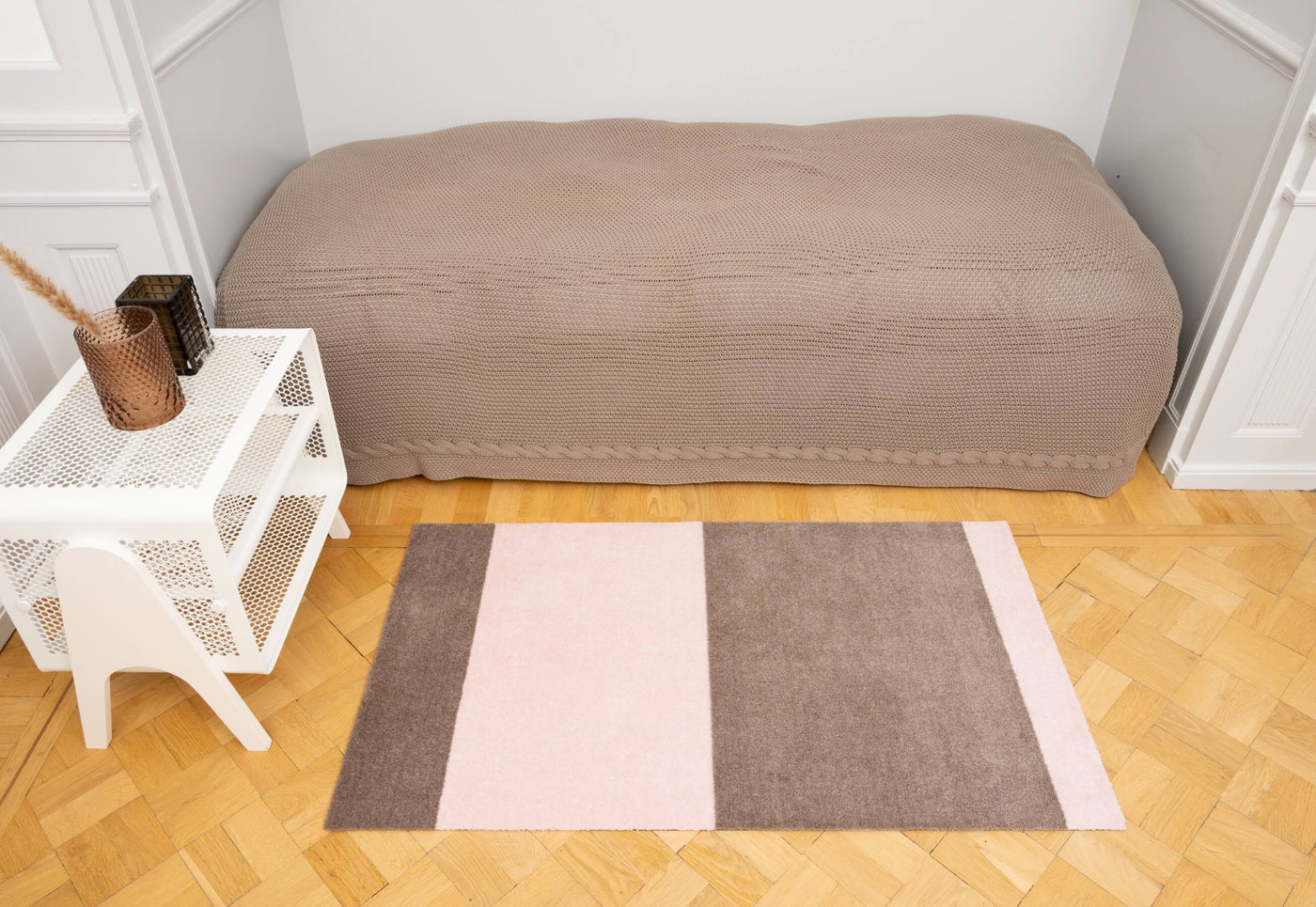 Stripes Horizontal matta sand/ljusrosa, 200x90 cm