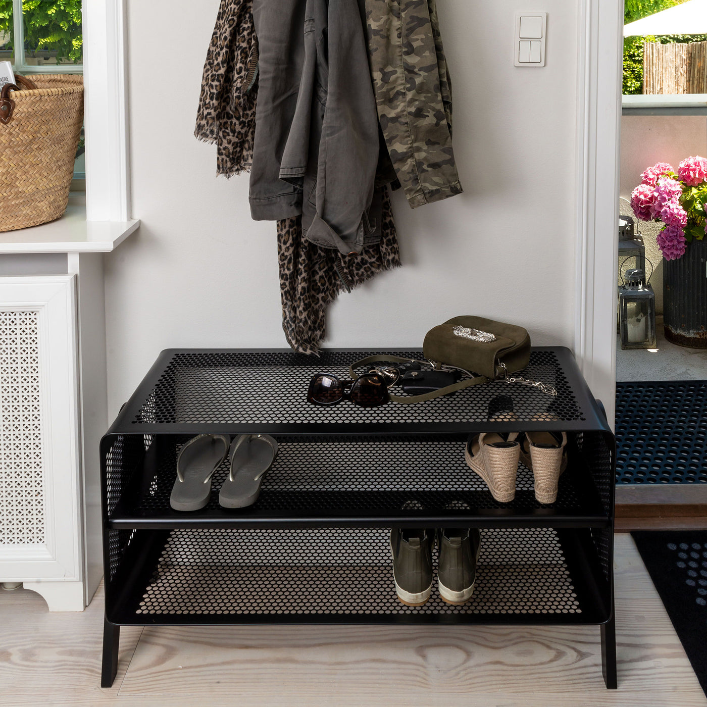 Rack golvhylla Dot svart, 92x35x50 cm