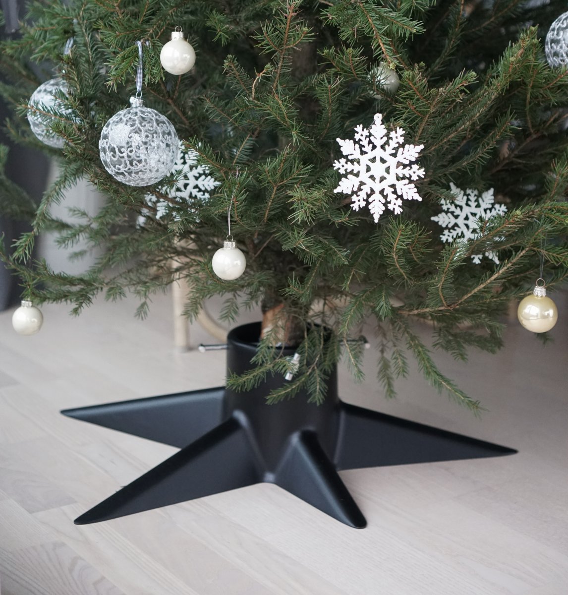 julgransfot, Matt Svart