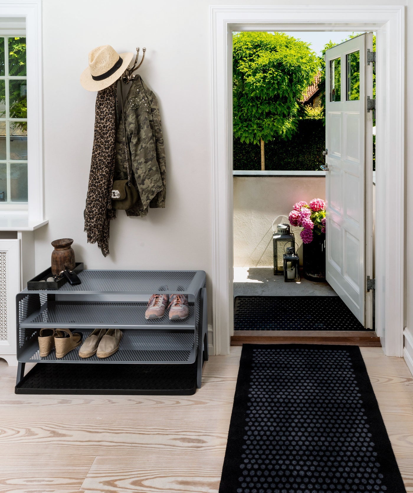 Rack golvhylla Dot stålgrå, 92x35x50 cm