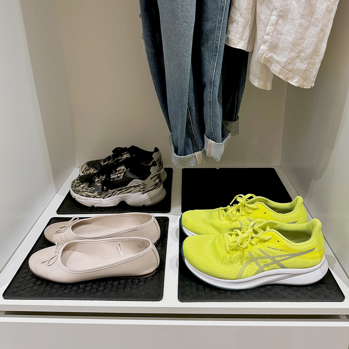 Gummimattor till väggmonterad hylla Dot, 2-pack